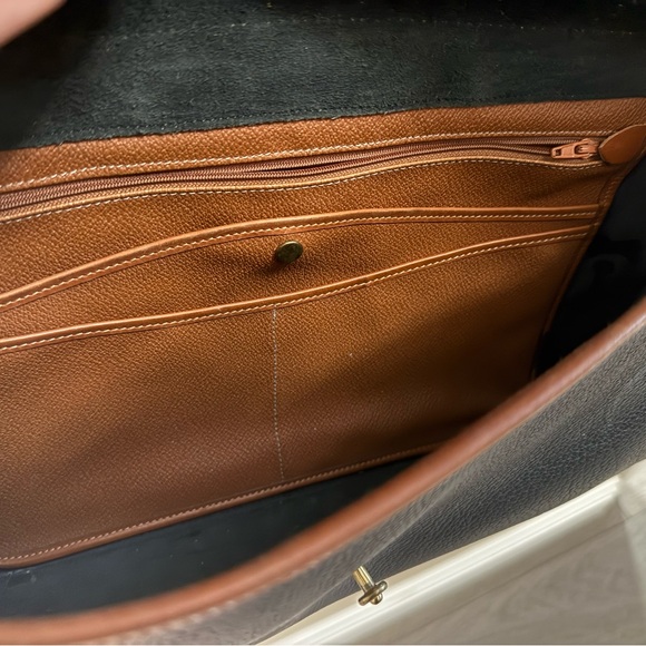 Vintage 1980-1990s Dooney & Bourke oversized shoulder bag. - Picture 7 of 15